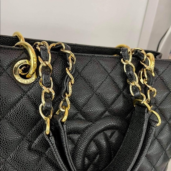 Chanel GST(caviar leather/gold hardware)complete inclusion - Picture 4 of 9